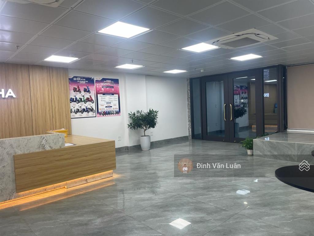 Lô góc! 163.2m2, mt 8.5m, 5 tầng, đường 3 ô tô tránh + vỉa hè, giá 78 tỷ