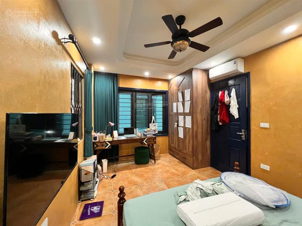 8.7 tỷ sở hữu căn nhà đường 2 ô tô, 35.1m2, mt 4m, kinh doanh, buôn bán