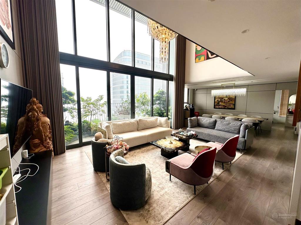 Căn góc duplex 252m2 view hồ tây, full nội thất, chỉ 55 tỷ