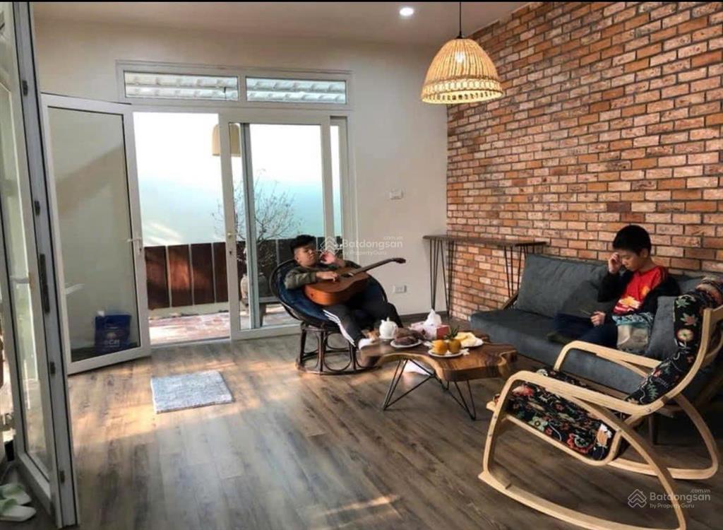 Nguyên căn sát hồ tây, 100m2, 10 tr/tháng, vào ở ngay