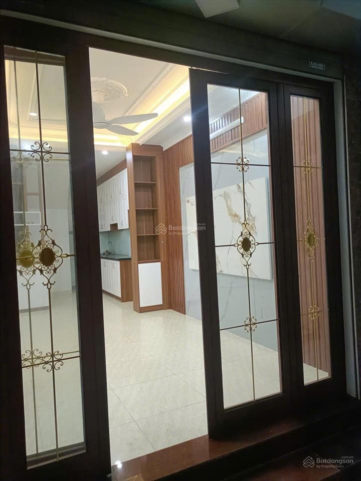 Nguyên căn 30m2 x 5t, 10m ra ô tô, mt 3.5m, nhà mới tinh, chỉ 10 tr/tháng