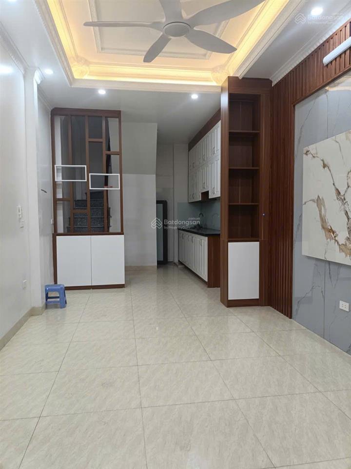 Nguyên căn 30m2 x 5t, 10m ra ô tô, mt 3.5m, nhà mới tinh, chỉ 10 tr/tháng