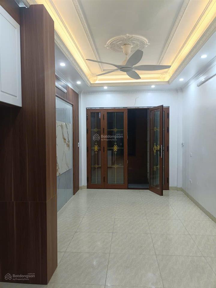 Nguyên căn 30m2 x 5t, 10m ra ô tô, mt 3.5m, nhà mới tinh, chỉ 10 tr/tháng