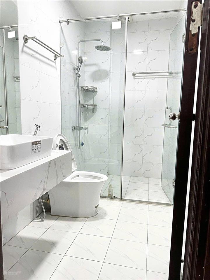 Nhà cực đẹp ở luôn, gần phố, 45m2 x 4t, giá 12.5 tr/tháng