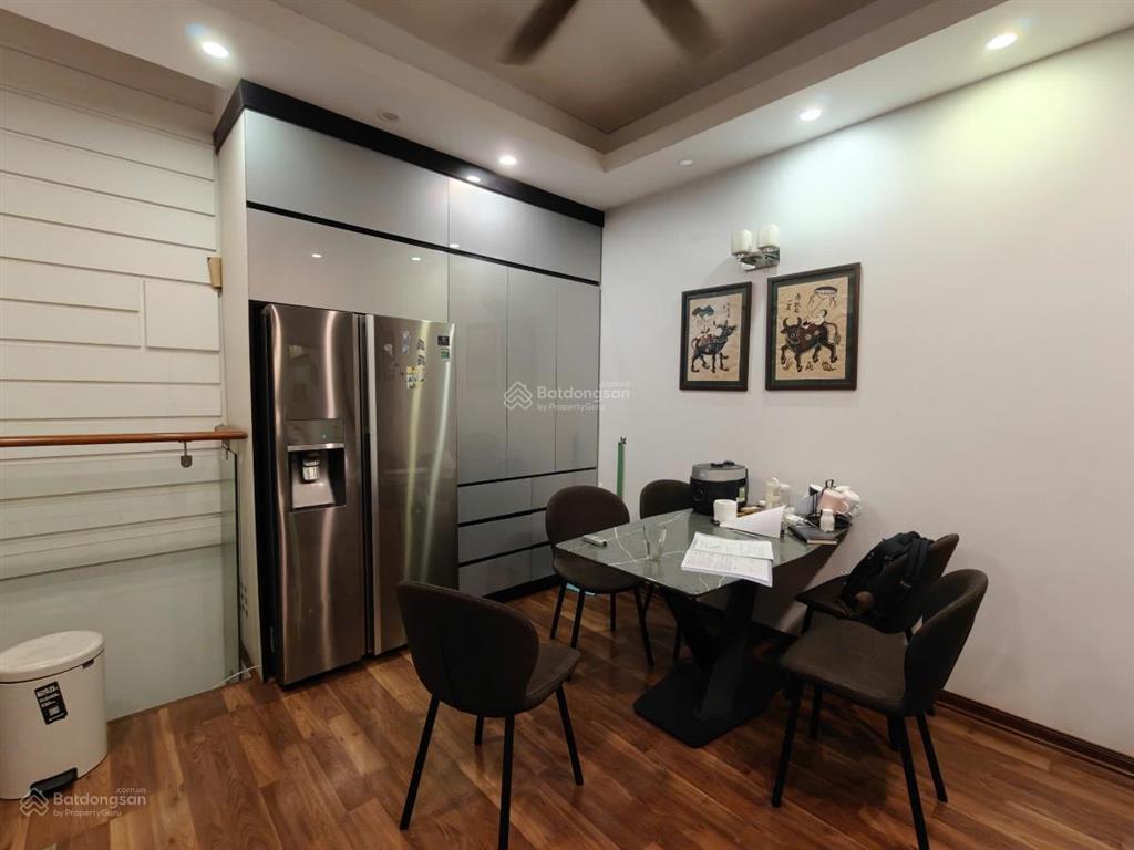 Nhà mặt ngõ 2 ô tô, kd thuận tiện, 70m2 x 5t, mt 5m, giá 33 tr/tháng