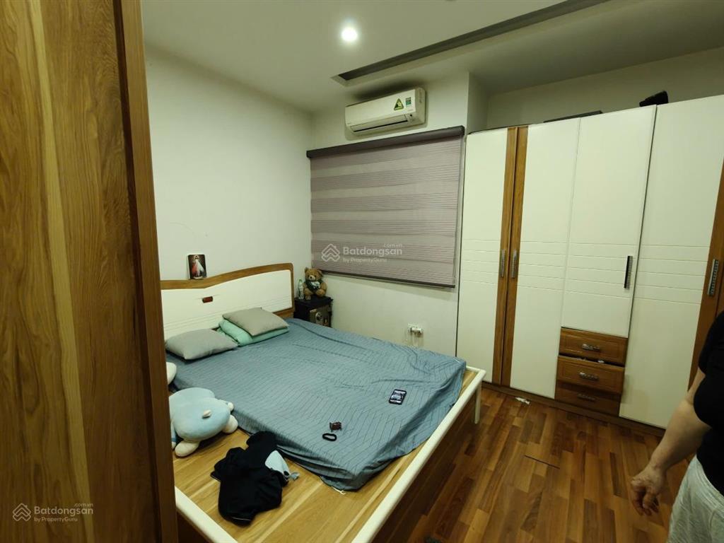 Nhà mặt ngõ 2 ô tô, kd thuận tiện, 70m2 x 5t, mt 5m, giá 33 tr/tháng