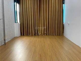 Sát đường ô tô, 2 thoáng, 22m2 x 3t, 2 ngủ đẹp, giá 8.5 tr/tháng