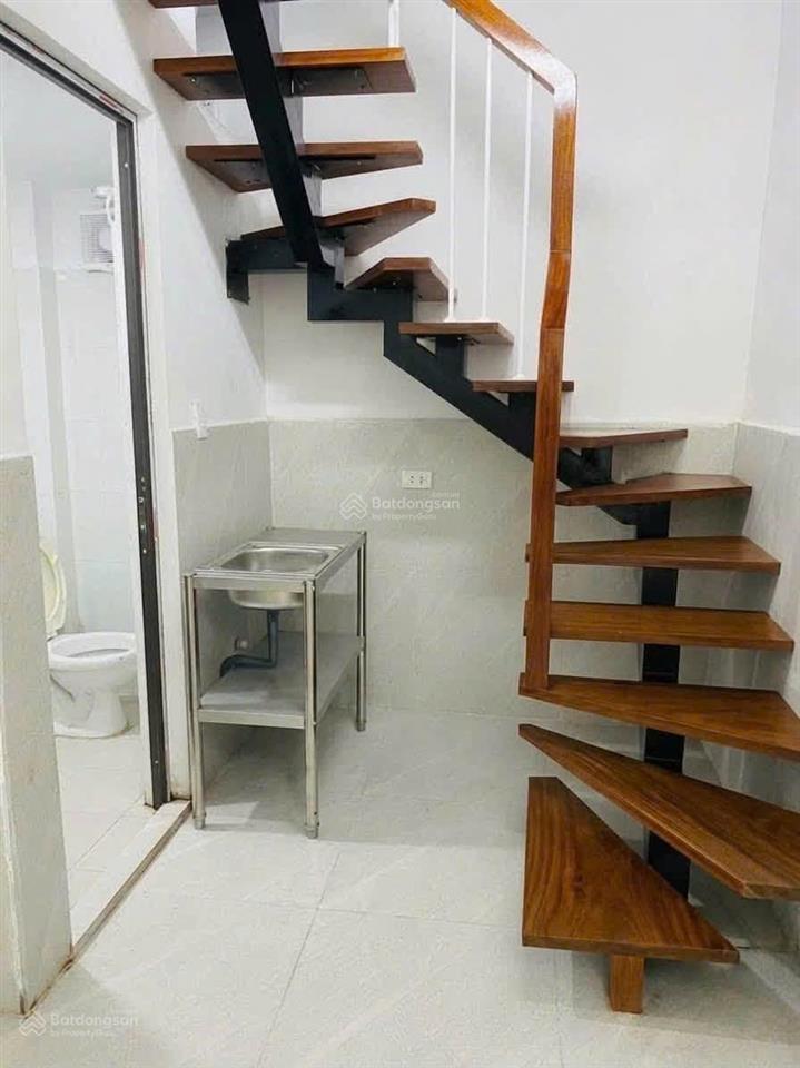 Sát đường ô tô, 2 thoáng, 22m2 x 3t, 2 ngủ đẹp, giá 8.5 tr/tháng