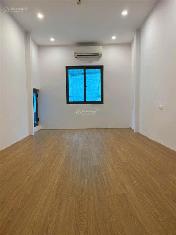 Sát đường ô tô, 2 thoáng, 22m2 x 3t, 2 ngủ đẹp, giá 8.5 tr/tháng