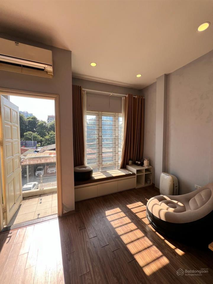 Ô tô tải đỗ cửa bốc xếp hàng, 40m2 x 5t thông sàn, giá 18 tr/tháng