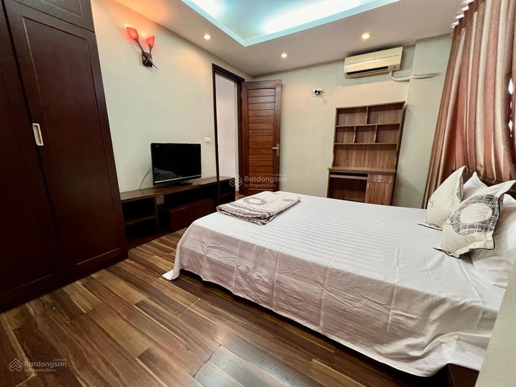 Đường 2 ô tô, kinh doanh, 2 thoáng, khu tây sinh sống, 40m2 x 5t, giá 24 tr/tháng