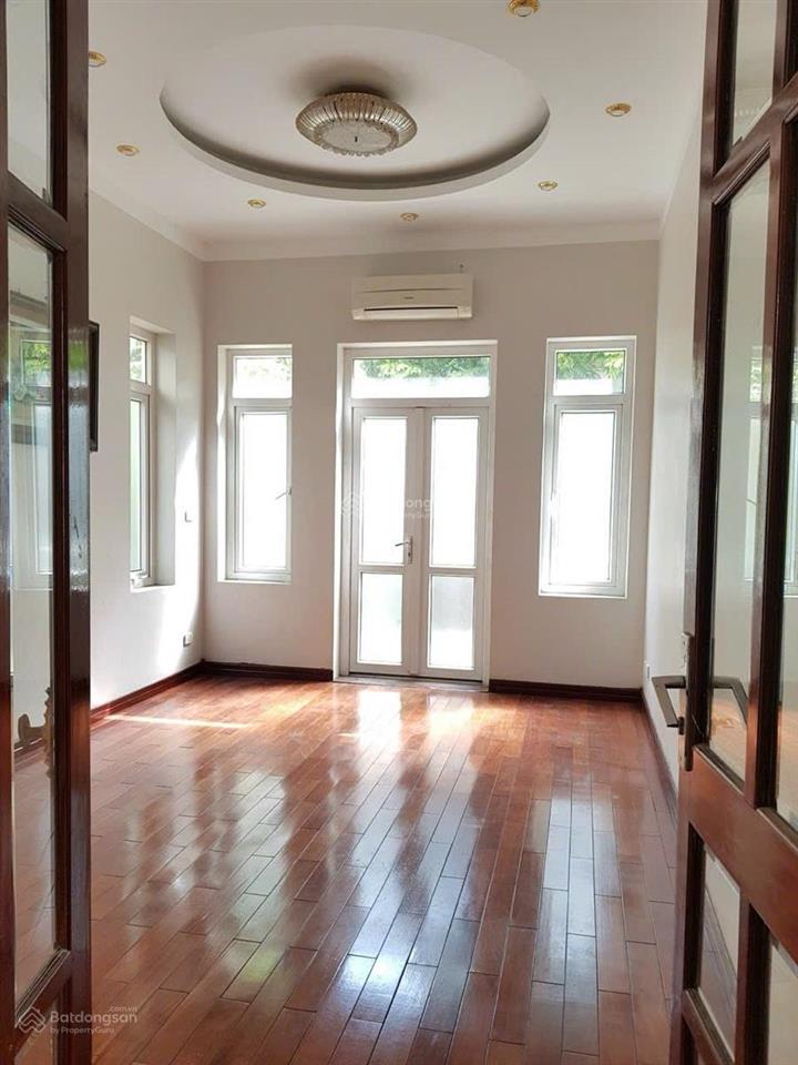 Đường 10m, khu yên tĩnh, thích hợp làm vp, trung tâm tiếng, 77m2 x 5t, mt 5.6m, 35 tr/tháng