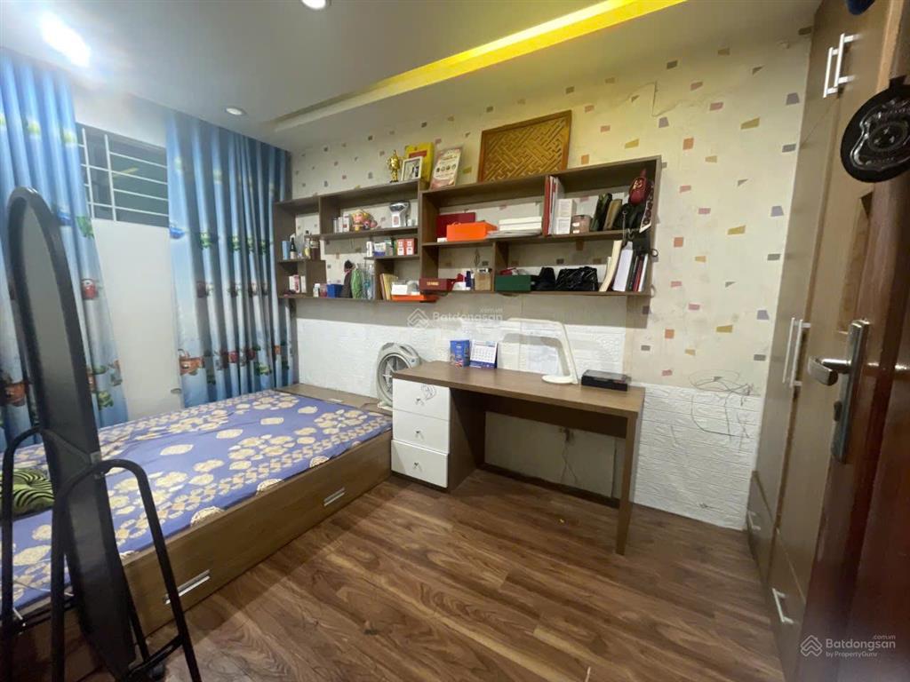 2 ngủ (hoặc 1 ngủ 1 khách), 64m2 full đồ, 1 bếp, 1 vs, 5 tr/tháng