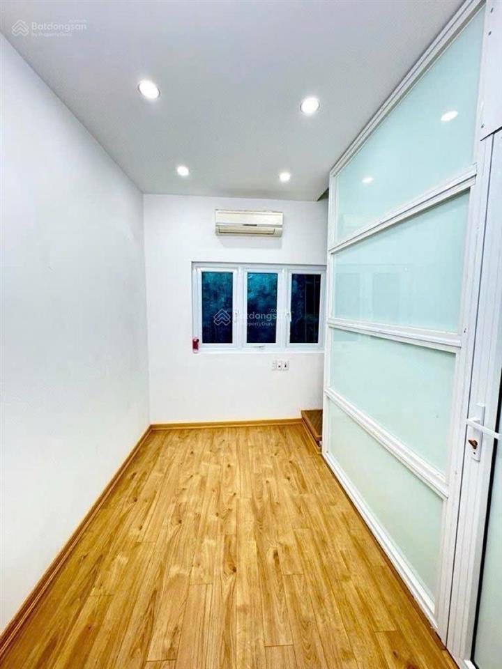 2 ngủ, 1 bếp, 1 vs, 1 chỗ để xe, 3 tr/tháng