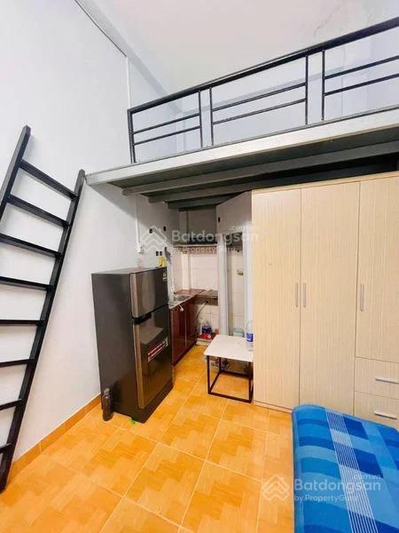 Vừa ở vừa kinh doanh, đường 2 ô tô, 30m2, 5 triệu/tháng, điện nước giá dân
