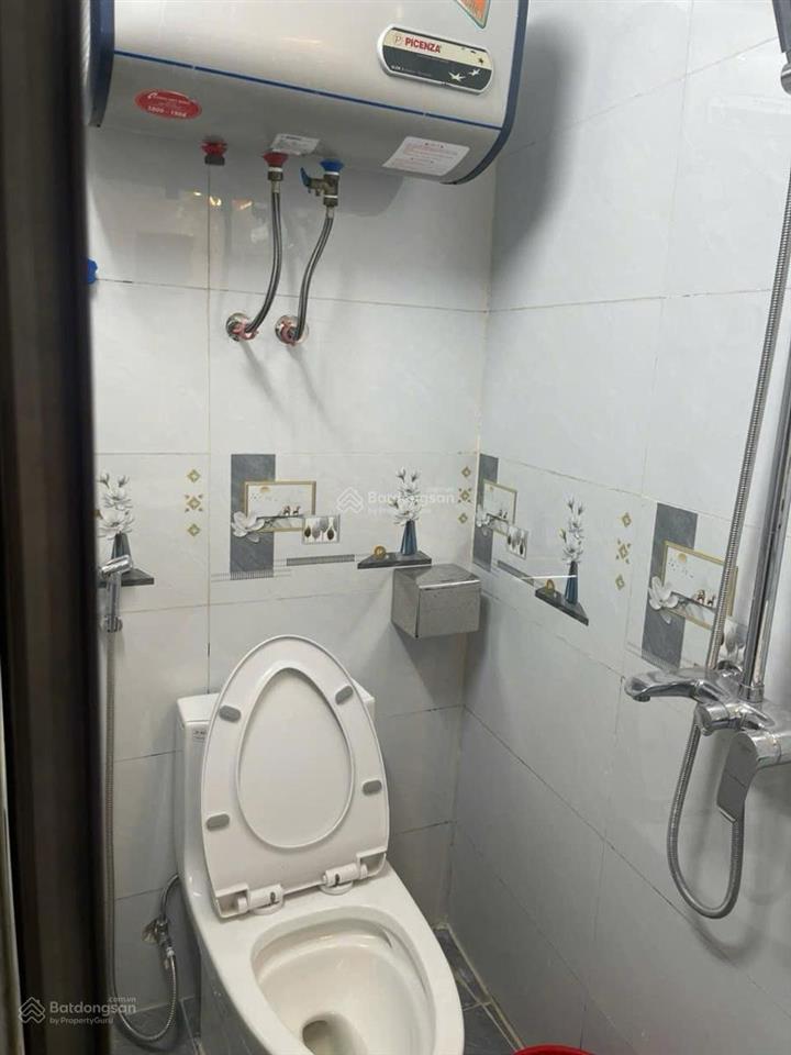 2 ngủ, 1 bếp, 1 vs, 1 chỗ để xe, 3 tr/tháng