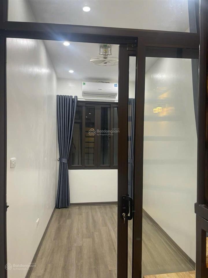 2 ngủ, 1 bếp, 1 vs, 1 chỗ để xe, 3 tr/tháng
