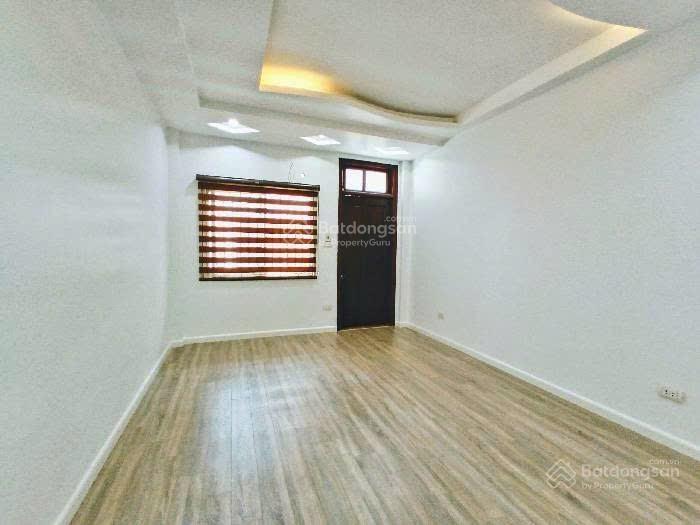 Đường 2 ô tô + vỉa hè, phù hợp làm vp, nhà mới 45m2 x 5t, mt 4m, giá 22 tr/tháng