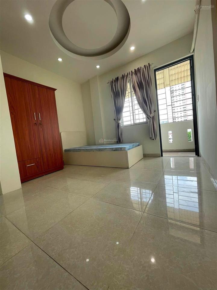 72m2, 2 ngủ 2 vs, 1 khách, 1 bếp, 8.5 tr/th, full đồ đầy đủ pccc, điện nước giá dân