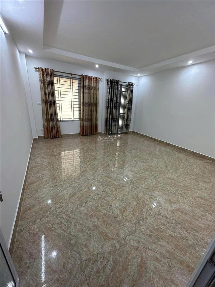 Ô tô vào tận nhà, kinh doanh, 7 ngủ, 70m2 x 5t, mt 5m, giá 17 tr/tháng