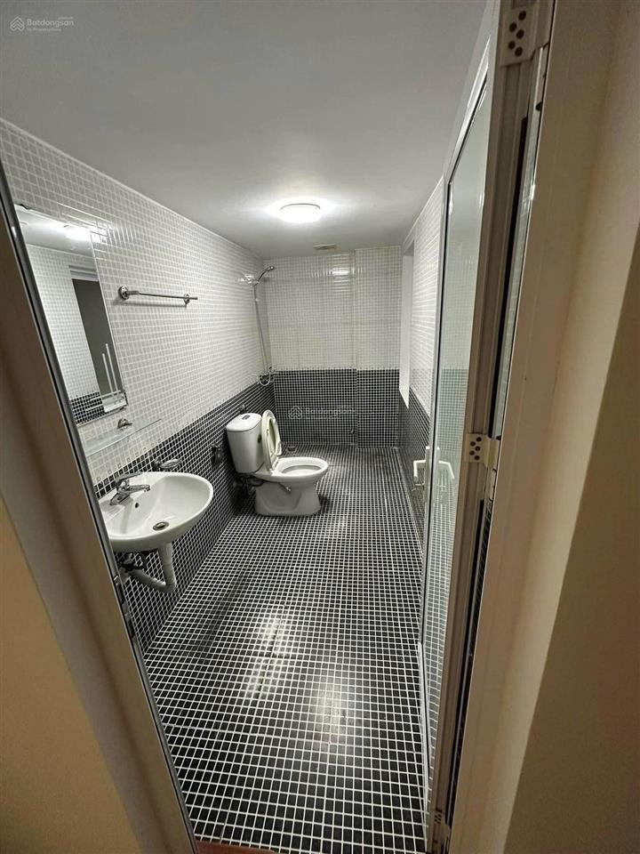 Ô tô vào tận nhà, kinh doanh, 7 ngủ, 70m2 x 5t, mt 5m, giá 17 tr/tháng