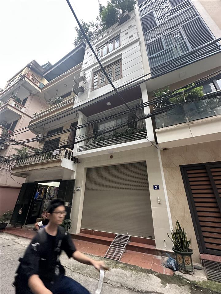 8t thang máy, thông sàn, ô tô ngủ trong nhà, 45m2, giá 22 tr/tháng