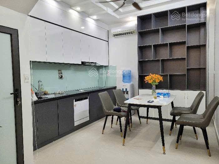 Đường 2 ô tô, rất phù hợp làm văn phòng kết hợp ở, 45m2 x 5t đẹp vào luôn, giá 22 tr/tháng