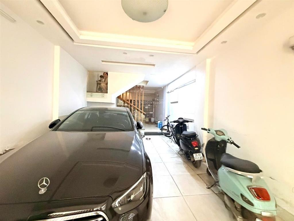 Đường ô tô tải đỗ cửa, làm vp quá đẹp, 55m2 x4t, chỉ 16 tr/tháng