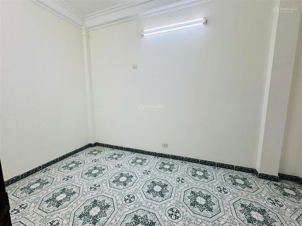 3  4 ngủ, 1 bếp, 1 khách, 11 tr/tháng, ngõ thông, 2 thoáng, full đồ