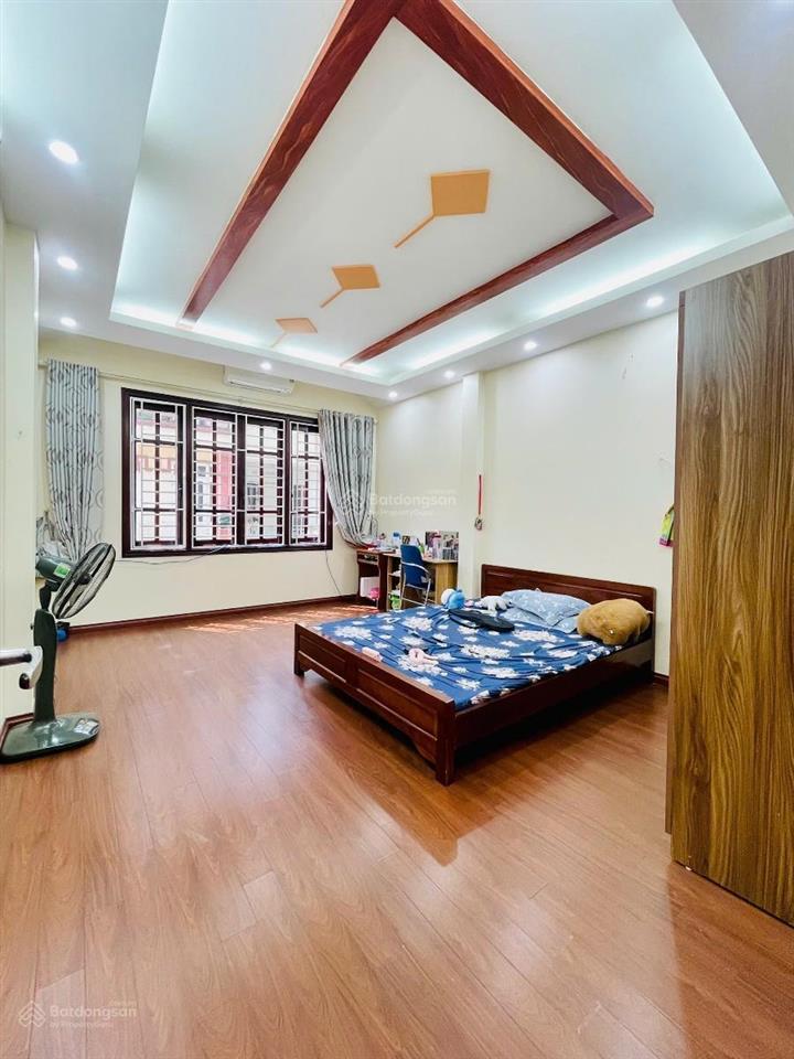 Ô tô tải đỗ cửa, thích hợp làm văn phòng, 60m2 x 5t, mt 5m, giá 25 tr/tháng