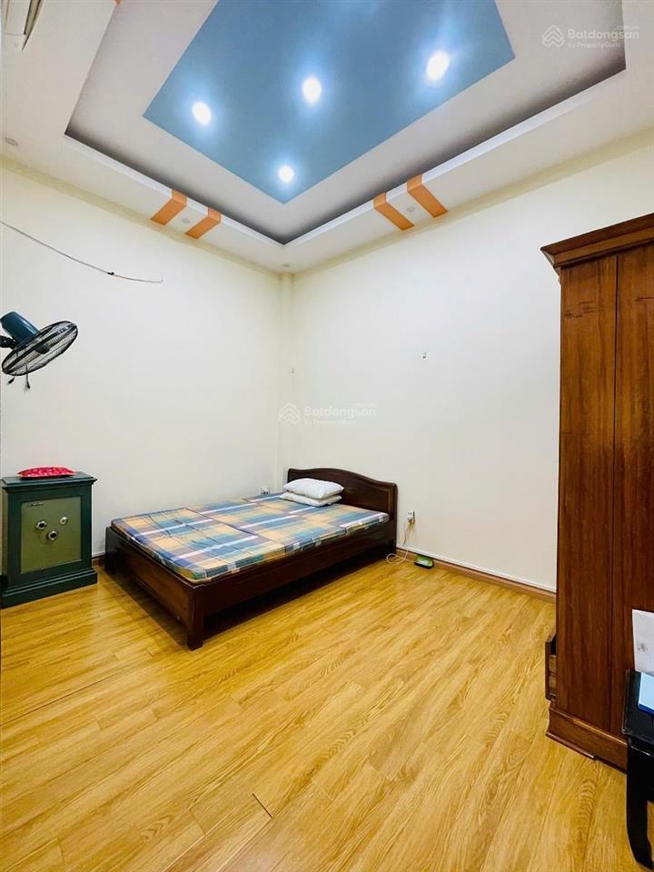 Ô tô tải đỗ cửa, thích hợp làm văn phòng, 60m2 x 5t, mt 5m, giá 25 tr/tháng