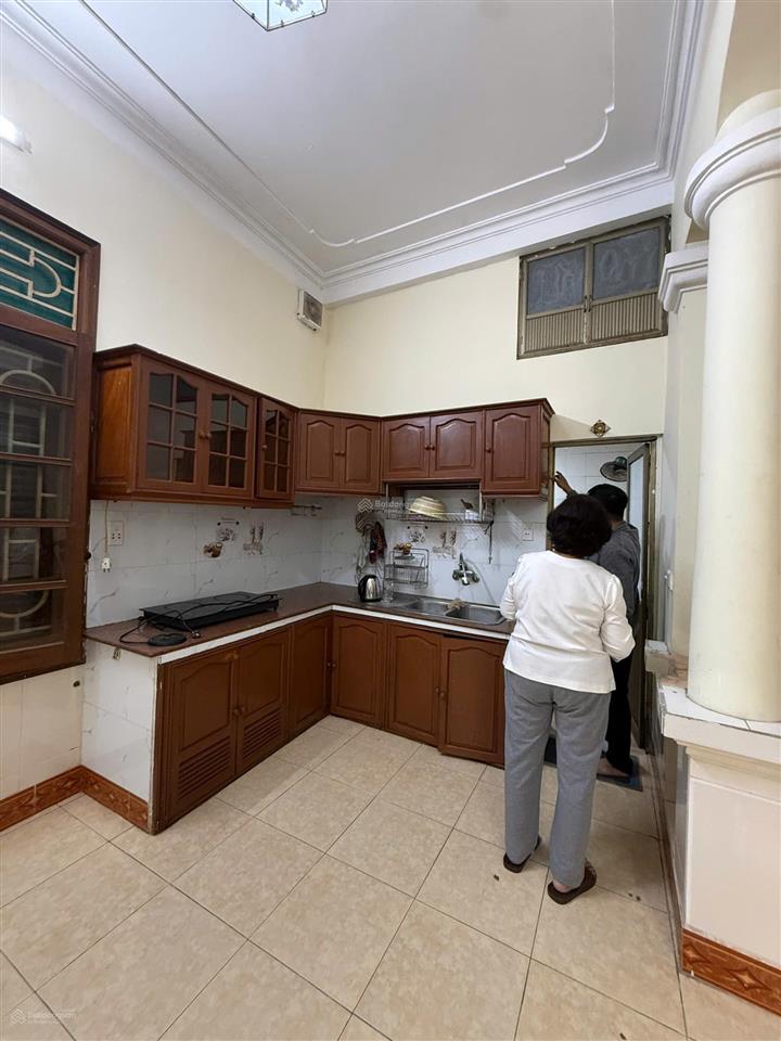 Lô góc thoáng! gần đường ô tô, 2 ngủ + khách + bếp + để xe, 60m2 x 2t, 12 triệu