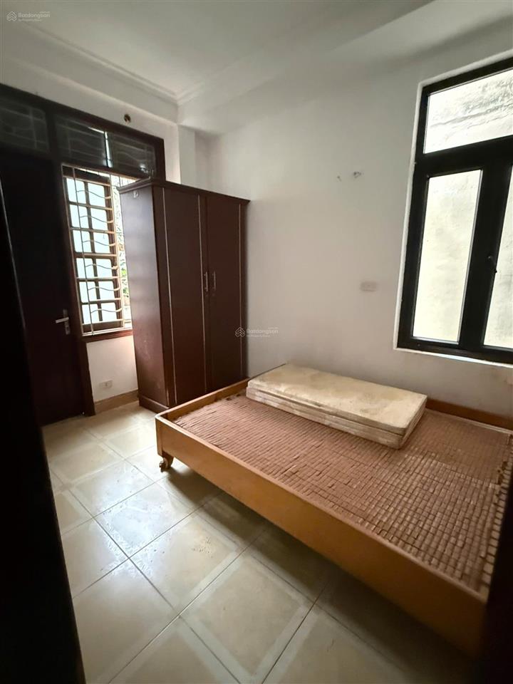 1 nhà ra phố! lô góc thoáng sáng, 40m2 x 4 tầng, giá 11 tr/tháng