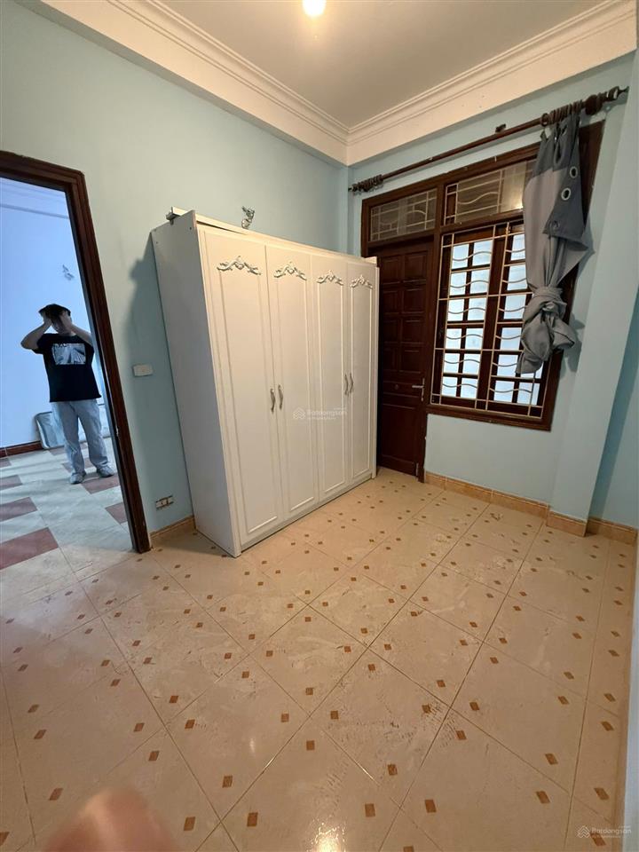 1 nhà ra phố! lô góc thoáng sáng, 40m2 x 4 tầng, giá 11 tr/tháng