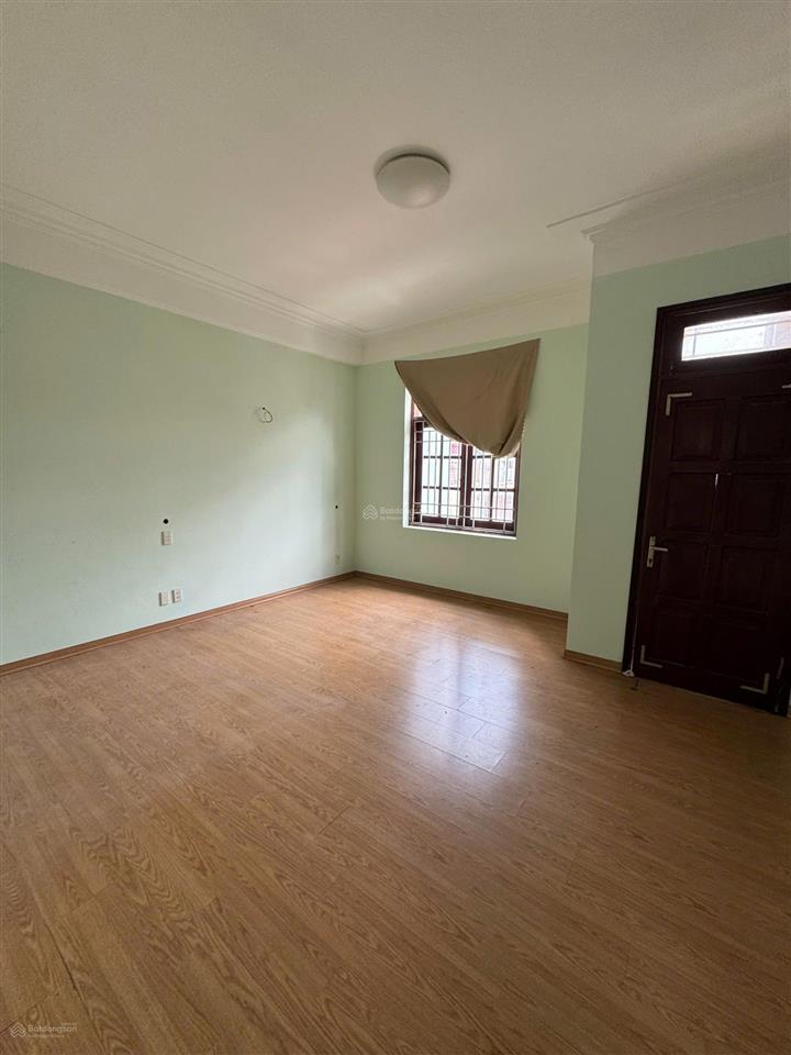Kinh doanh, đường ô tô tránh, ngõ thông, 100m2 x 4 tầng, mt 5m, giá 21 tr/tháng