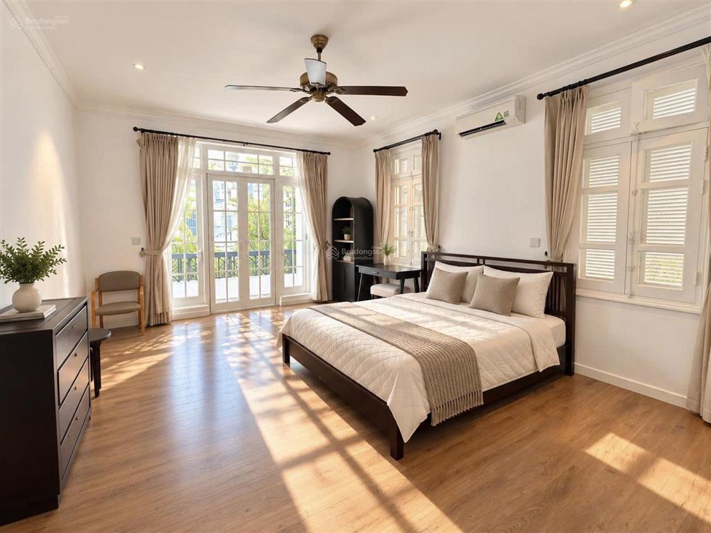 Nội thất long lanh, đẹp các căn cho thuê hiện tại, bt ciputra 200m2, mt 10m