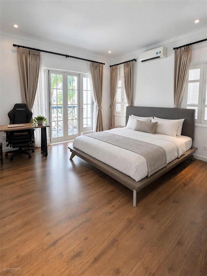Nội thất long lanh, đẹp các căn cho thuê hiện tại, bt ciputra 200m2, mt 10m