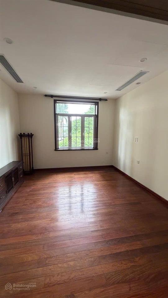 Căn góc! ciputra 320m2, full nội thất xịn, 4 ngủ, 4 vs, giá 3500 đô