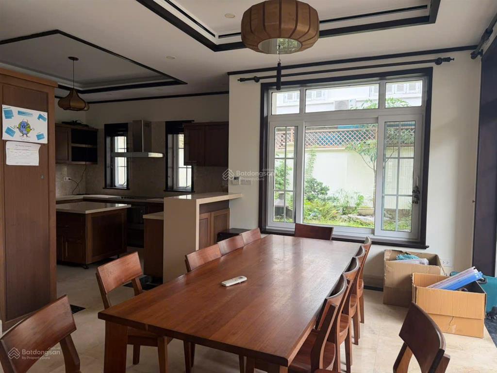 Căn góc! ciputra 320m2, full nội thất xịn, 4 ngủ, 4 vs, giá 3500 đô