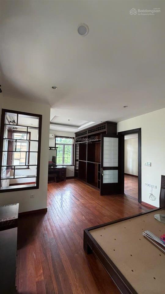 Căn góc! ciputra 320m2, full nội thất xịn, 4 ngủ, 4 vs, giá 3500 đô