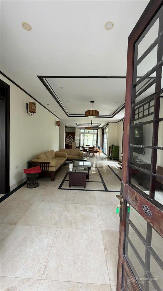 Căn góc! ciputra 320m2, full nội thất xịn, 4 ngủ, 4 vs, giá 3500 đô