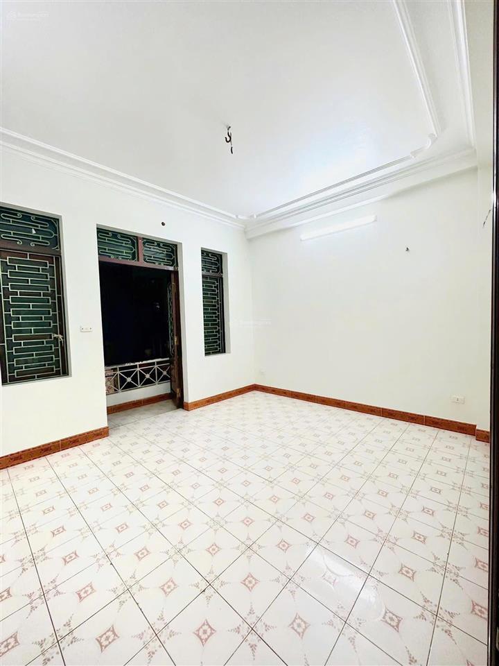 Ô tô 7 chỗ vào nhà, gần phố, pl 50m2 x 4t, chỉ 15 tr/tháng
