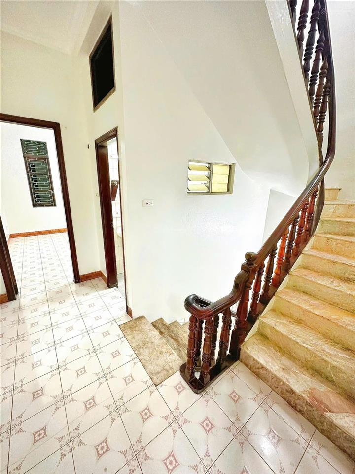 Ô tô 7 chỗ vào nhà, gần phố, pl 50m2 x 4t, chỉ 15 tr/tháng