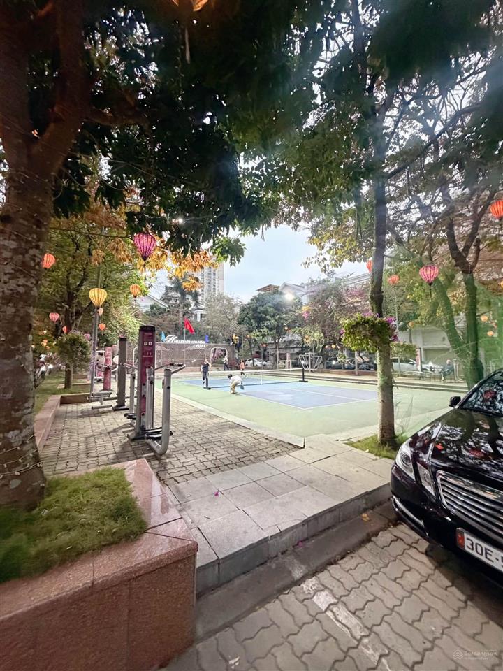 Lô góc 3 thoáng! view vườn hoa, 190m2, mt 29m (giảm 10 tỷ bán gấp)