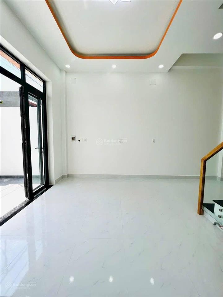 Bán nhà chính chủ phường long phước, q9 cũ 1 trệt 2 lầu, sổ riêng hoàn công