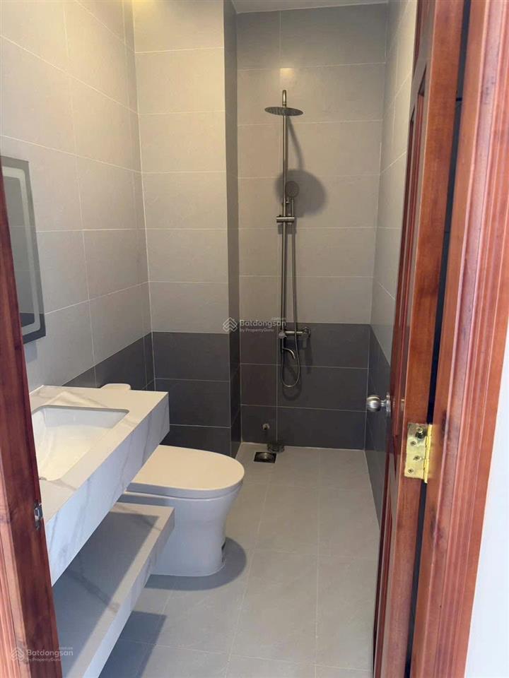 Bán nhà đường phan huy thực, quận 7, 3 tầng, 4pn, sổ hồng, 15.5 tỷ