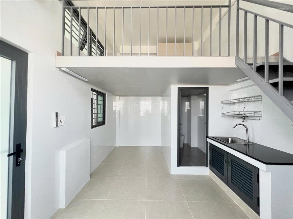 Phòng trọ sinh viên giá rẻ gác cao 2m gần metro ngã tư thủ đức