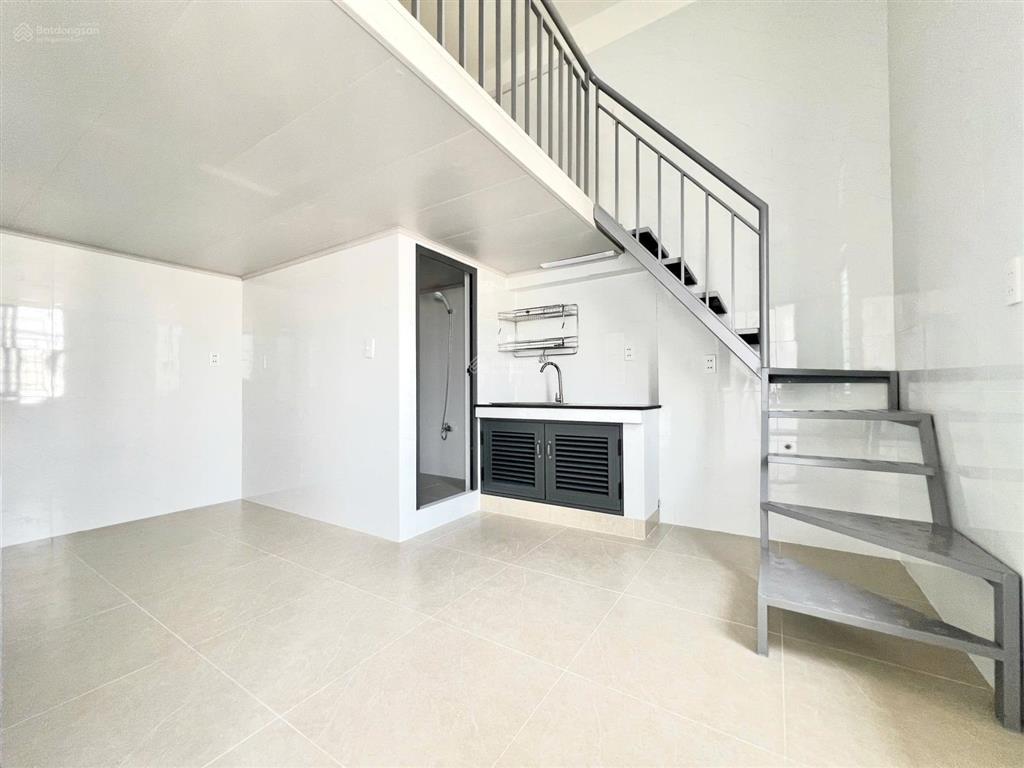 Phòng trọ sinh viên giá rẻ gác cao 2m gần metro ngã tư thủ đức