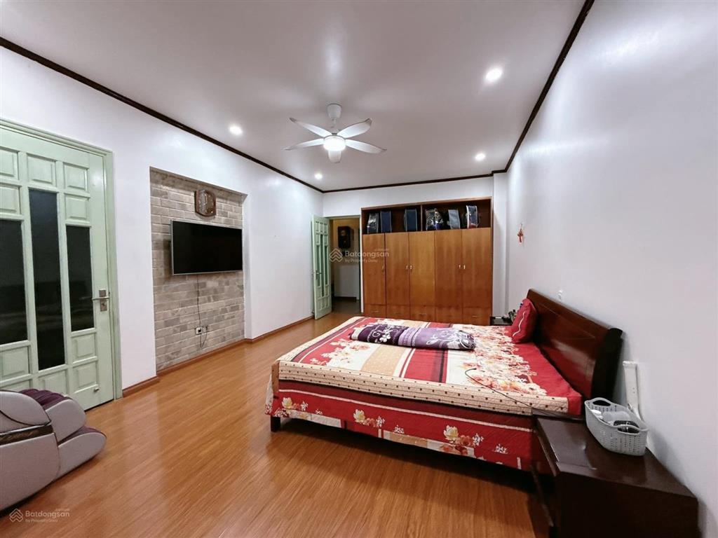 Hoàng quốc việt 60m2 lô góc ngõ to như phố có vỉa hè 7 t thang máy 29tỷ4