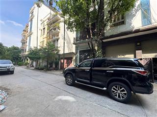 Hoàng quốc việt 60m2 lô góc ngõ to như phố có vỉa hè 7 t thang máy 29tỷ4